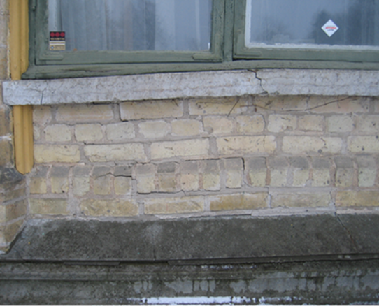 Subsidence on the mansion which afterwards is fixed.